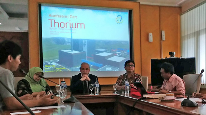 Thorium Diuji Coba Batan sebagai Bahan Bakar Pembangkit Listrik PLTN